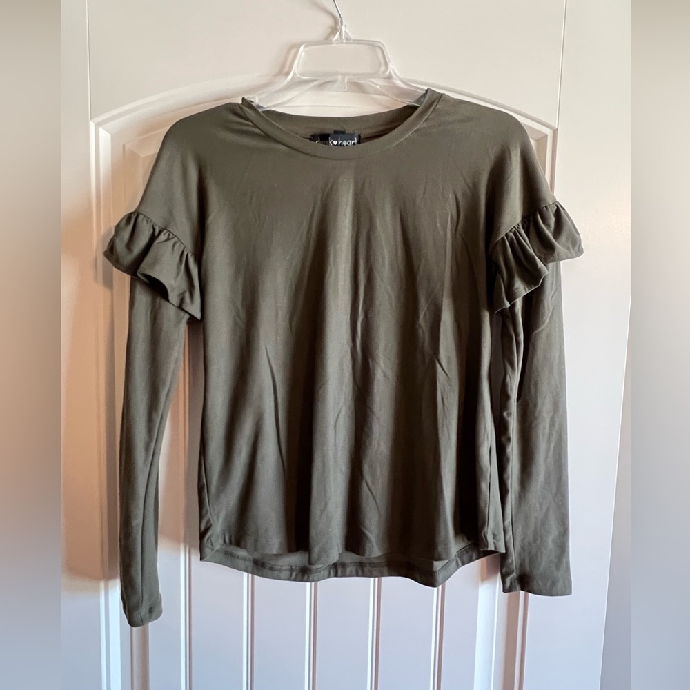 Derek Heart long sleeve shirt in size small